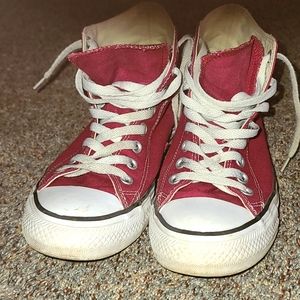 High top Converse all-star tennis shoes maroon in color size 9Women 7Men